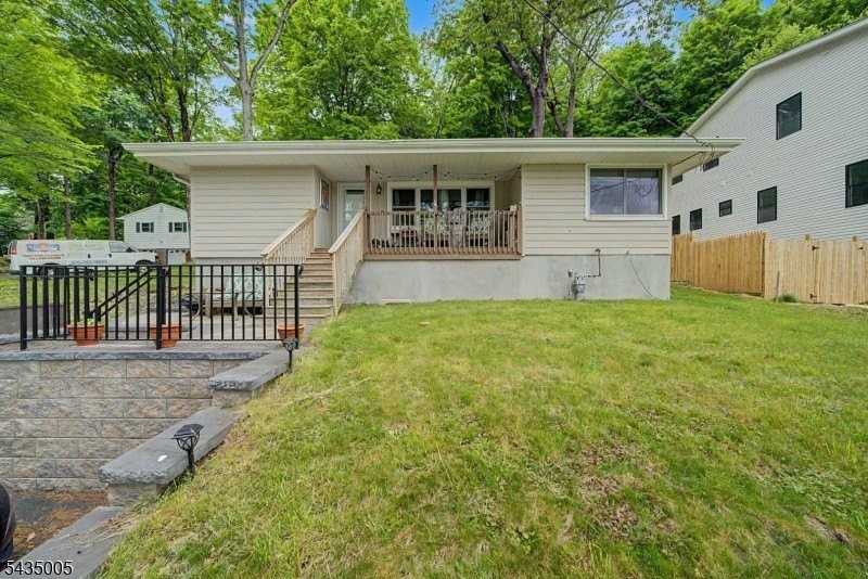 14 Valley View Dr - Photo 3 of 20