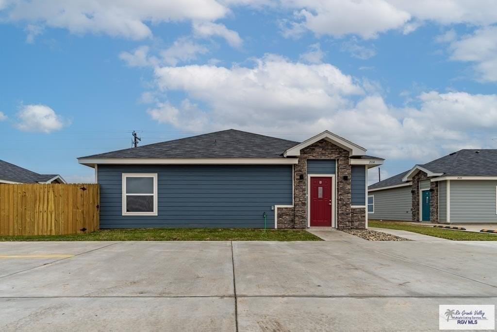 2114 E Valley Cir #B - Photo 2 of 17