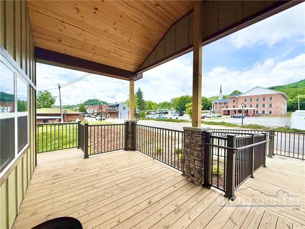 300 N Jefferson Ave - Photo 4 of 18