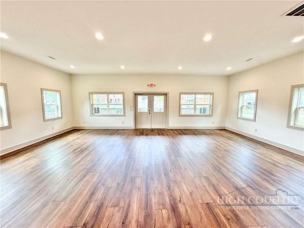 300 N Jefferson Ave - Photo 5 of 18