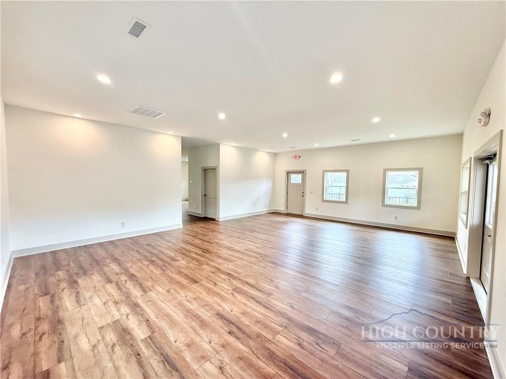 300 N Jefferson Ave - Photo 6 of 18