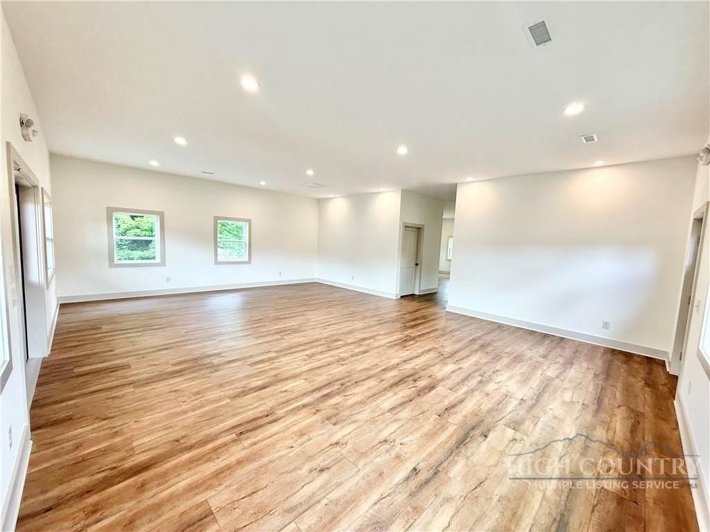 300 N Jefferson Ave - Photo 7 of 18