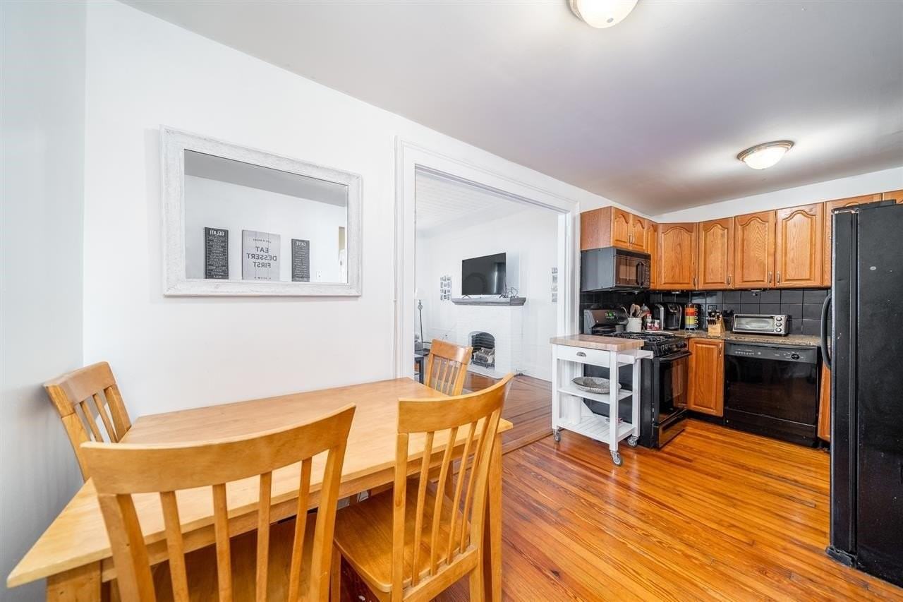 516 Adams St #4 - Photo 7 of 11