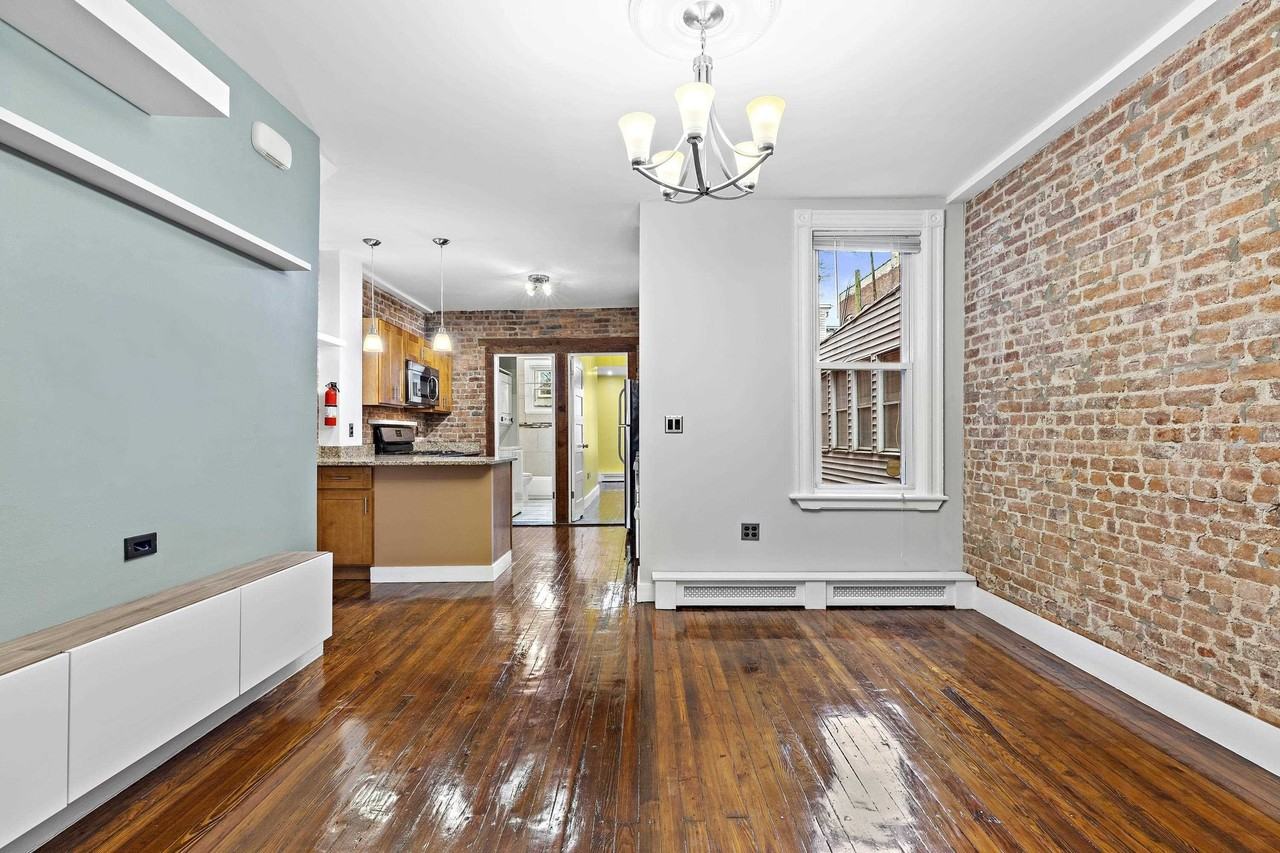 6008 Tyler Pl - Photo 4 of 16