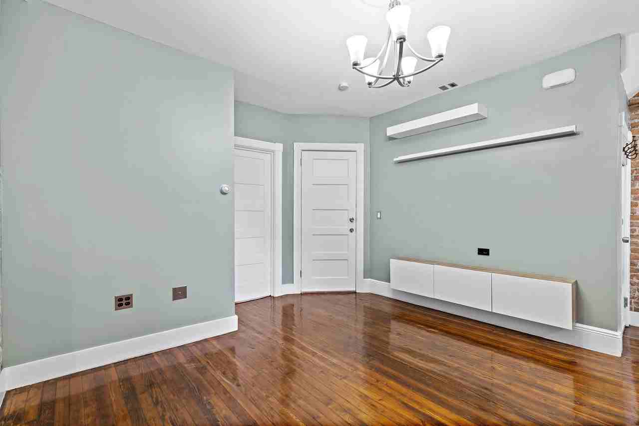 6008 Tyler Pl - Photo 5 of 16