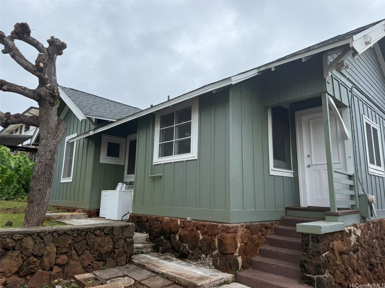 1224 Koko Head Ave - Photo 2 of 17