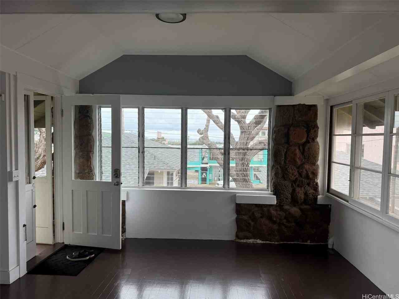 1224 Koko Head Ave - Photo 6 of 17