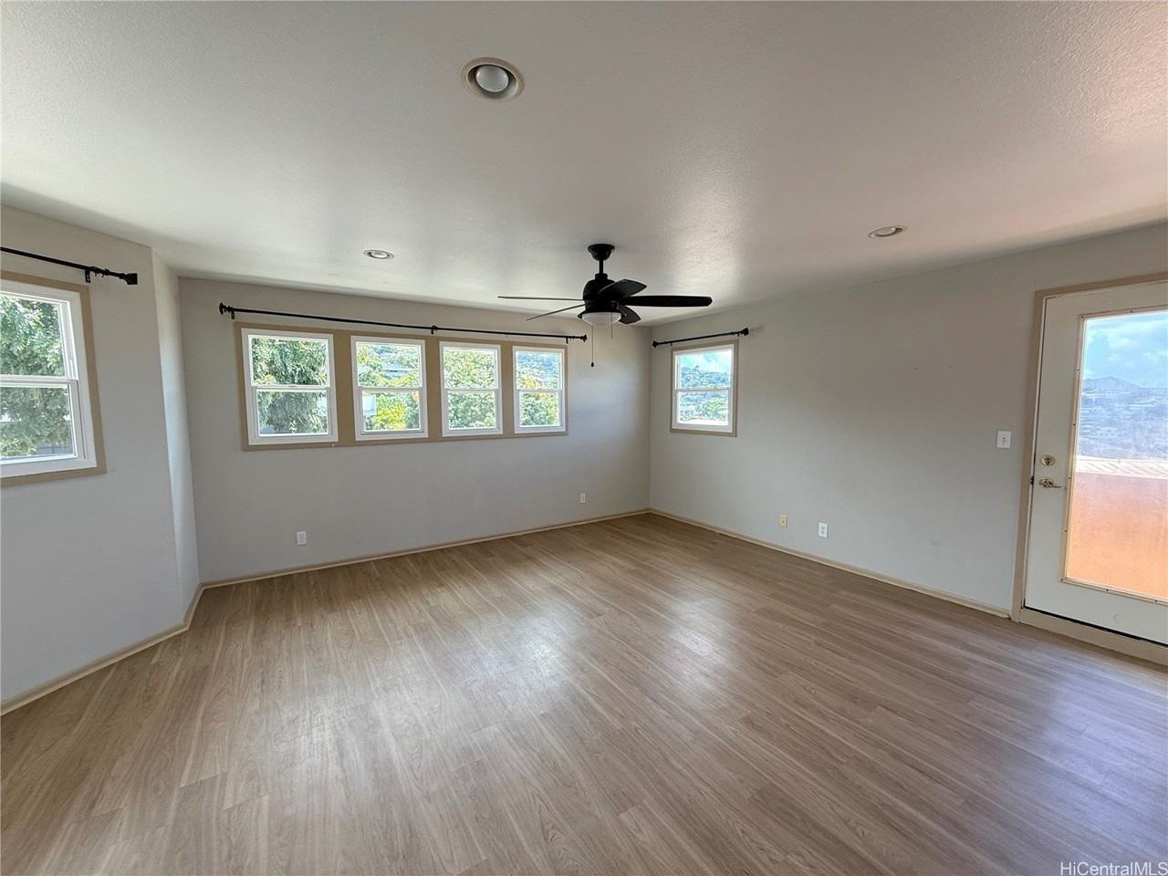 1584 Hanai Loop - Photo 6 of 19
