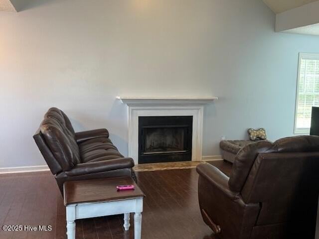 224 Hemlock Dr - Photo 2 of 16