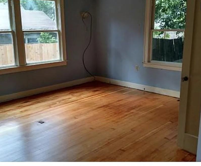 965 E St Ne #1 - Photo 4 of 6