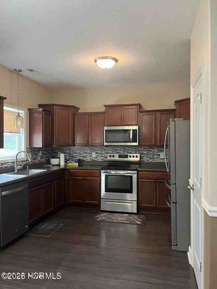 221 Dairyfarm Rd - Photo 4 of 21