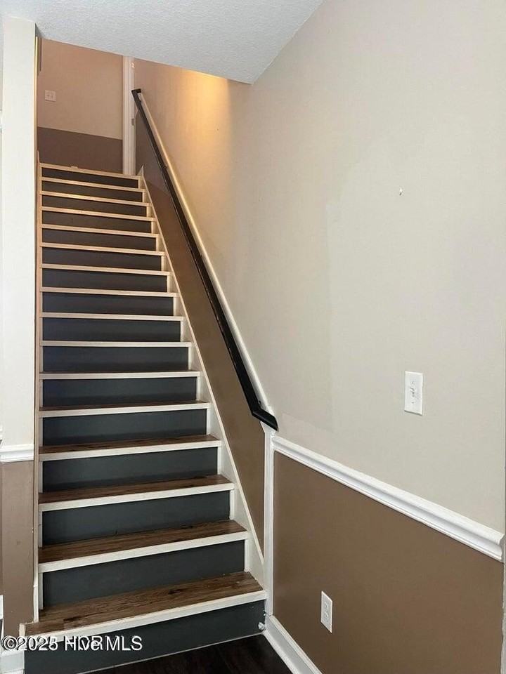 221 Dairyfarm Rd - Photo 5 of 21