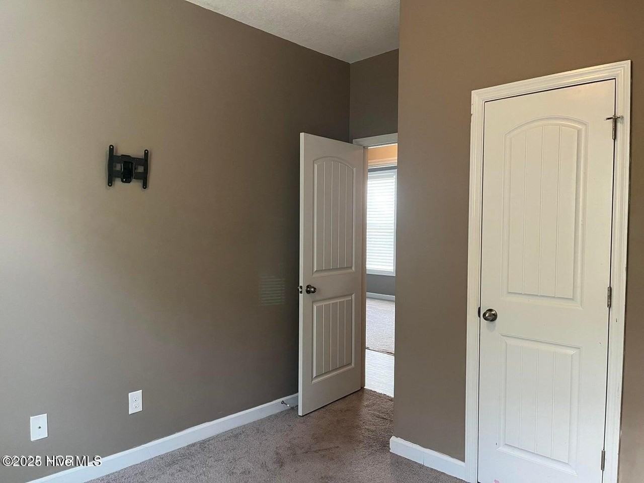221 Dairyfarm Rd - Photo 7 of 21