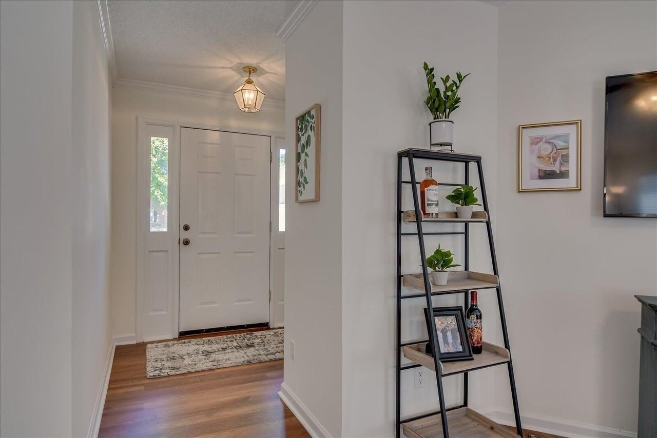 4724 Brookgreen Rd - Photo 5 of 33