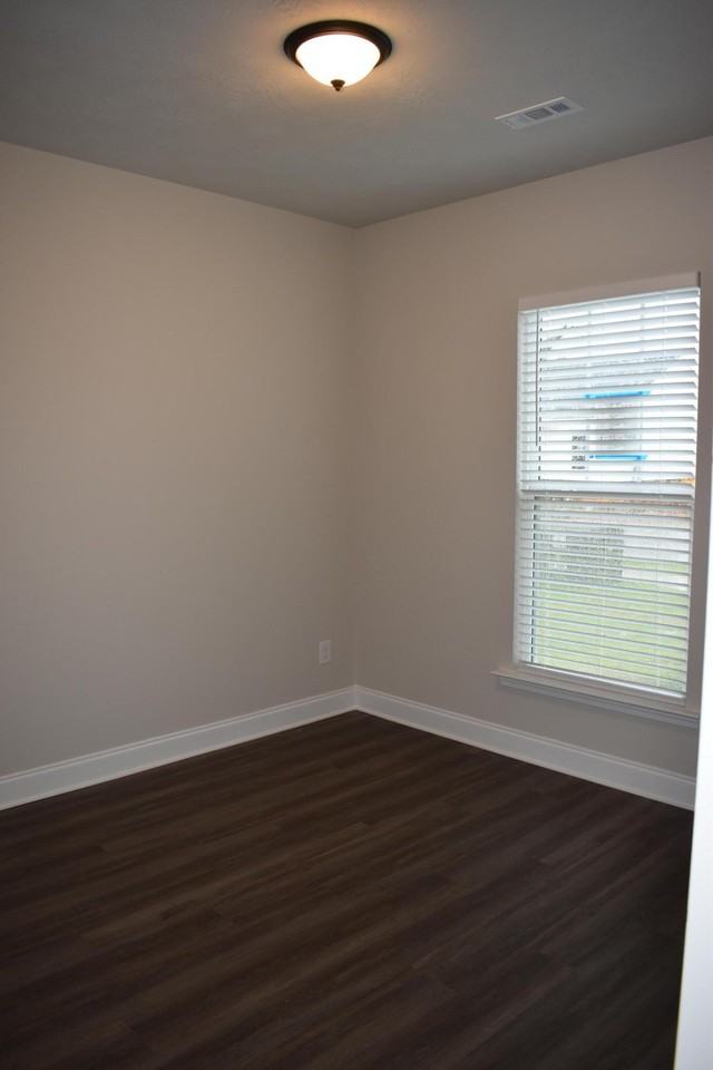 560 Hardy Pt - Photo 4 of 12