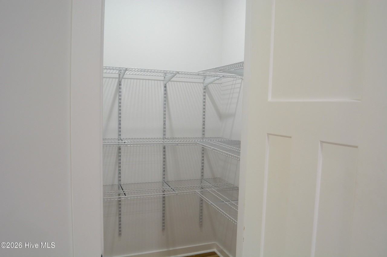834 Greenwood Ct - Photo 7 of 20