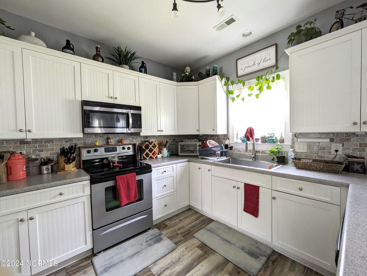 205 Bell Ridge Ln - Photo 4 of 22
