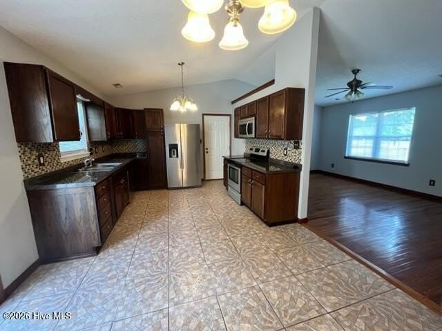 212 Winterberry Ct - Photo 5 of 16