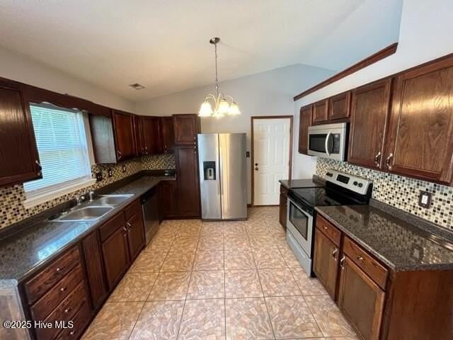 212 Winterberry Ct - Photo 6 of 16