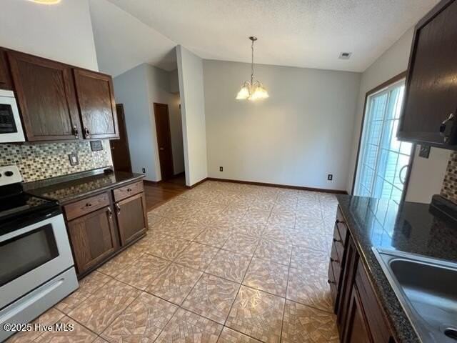 212 Winterberry Ct - Photo 7 of 16