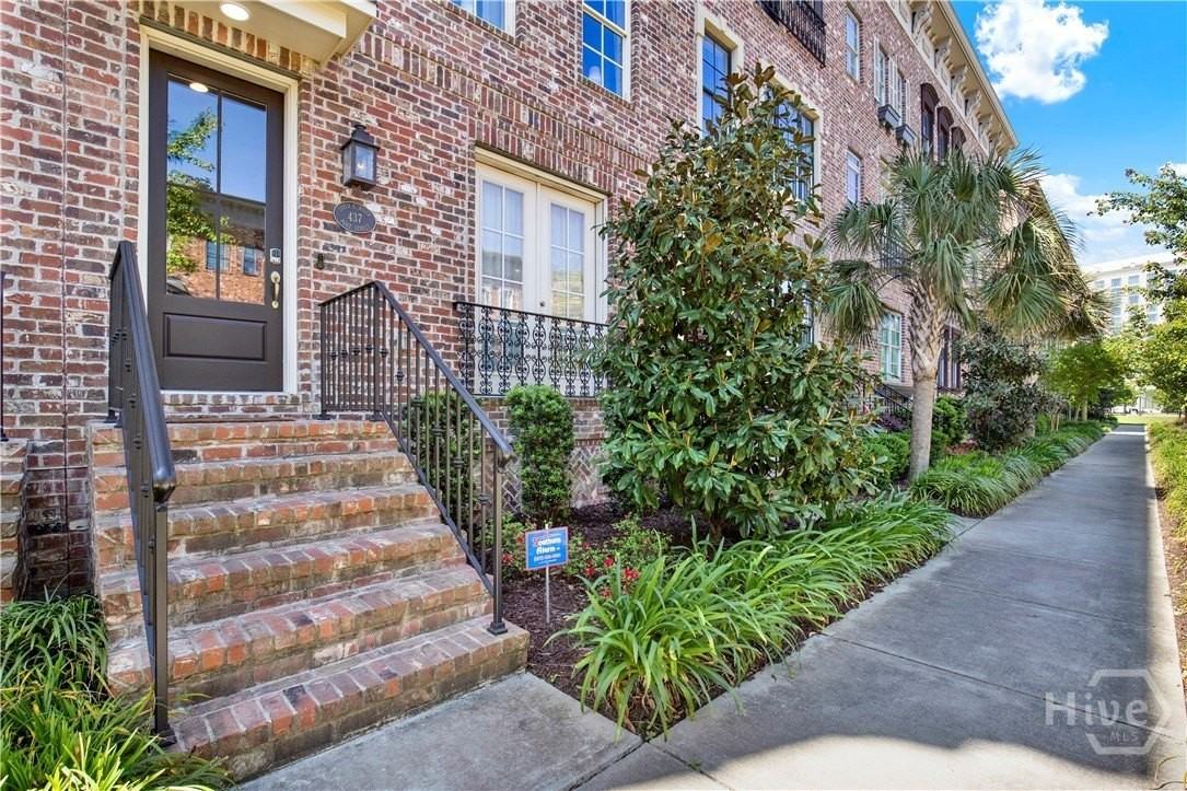 437 Port St - Photo 2 of 45