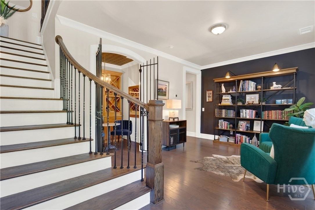437 Port St - Photo 3 of 45