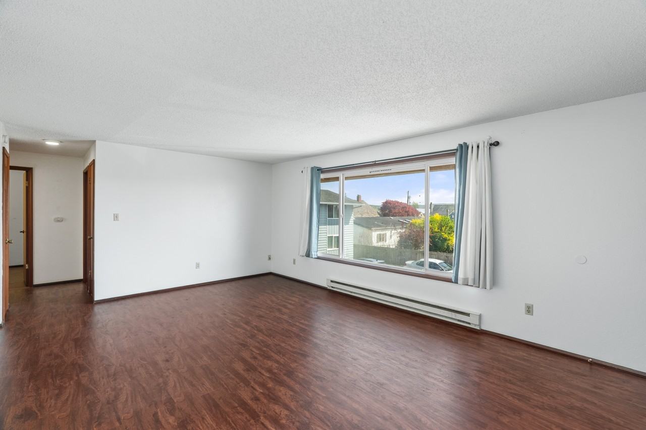 716 N Scammel St #4 - Photo 4 of 25