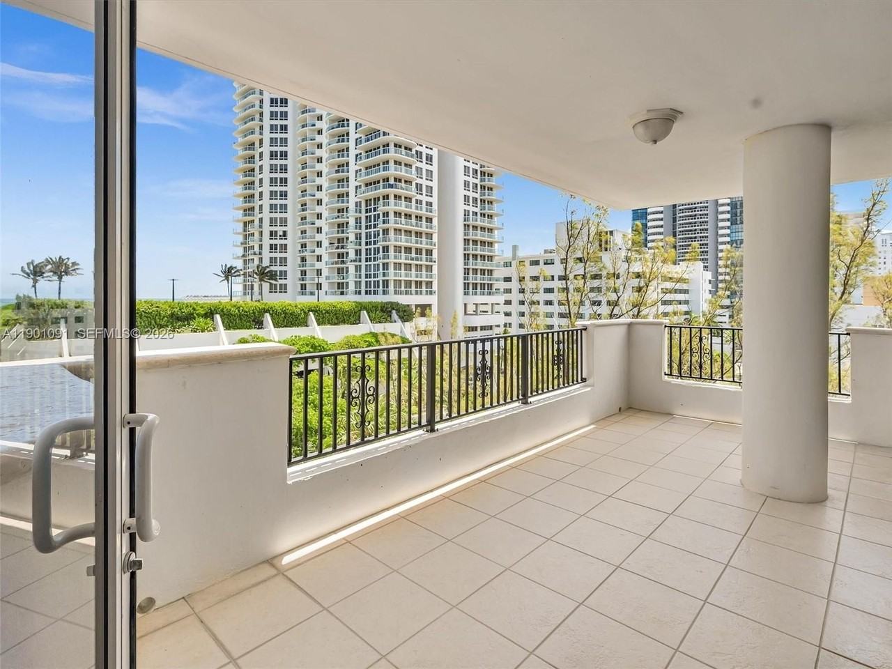 6422 Collins Ave #701 - Photo 3 of 50