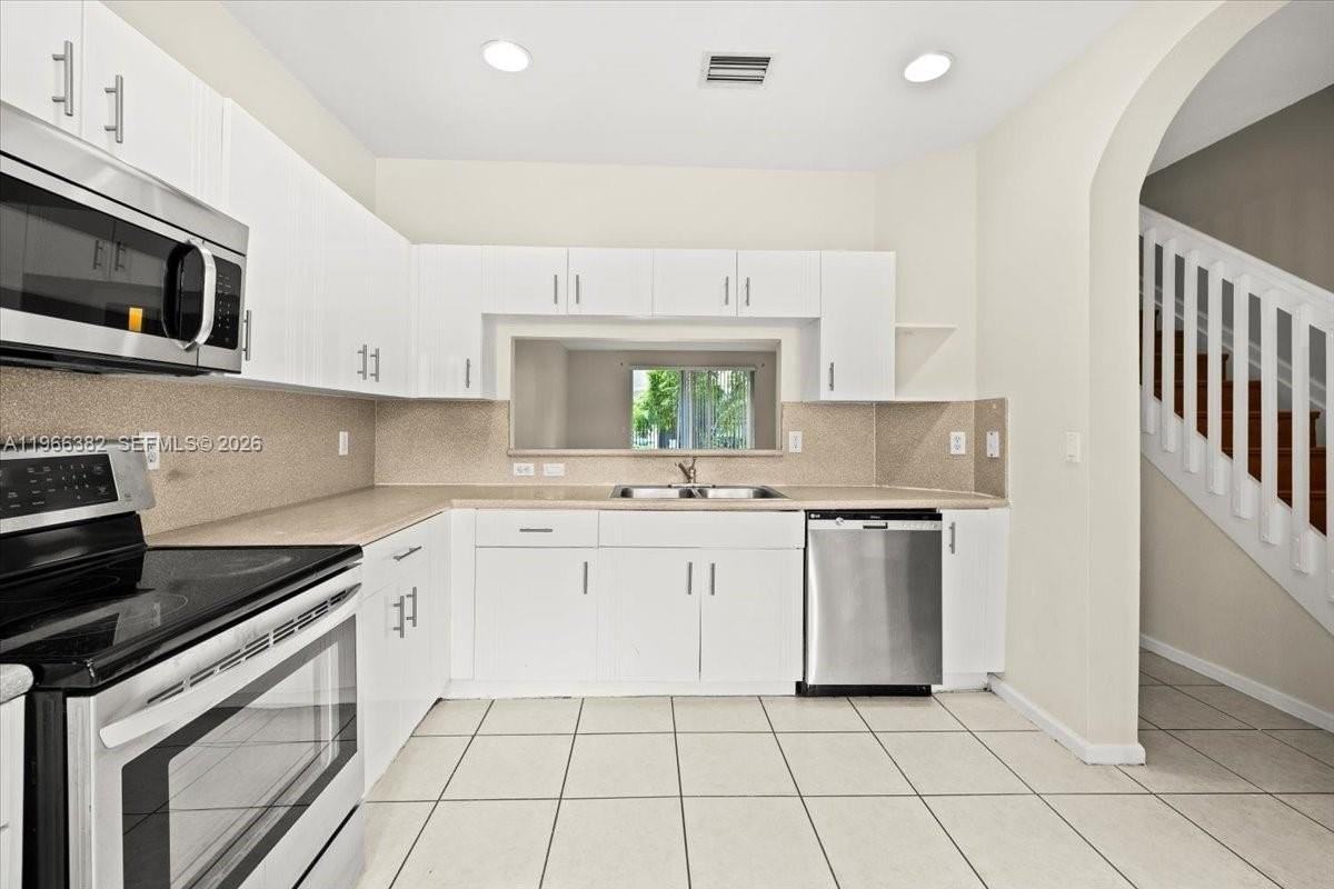 2779 Sw 82nd Ave #105 - Photo 3 of 28