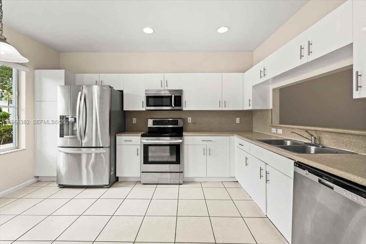 2779 Sw 82nd Ave #105 - Photo 6 of 28