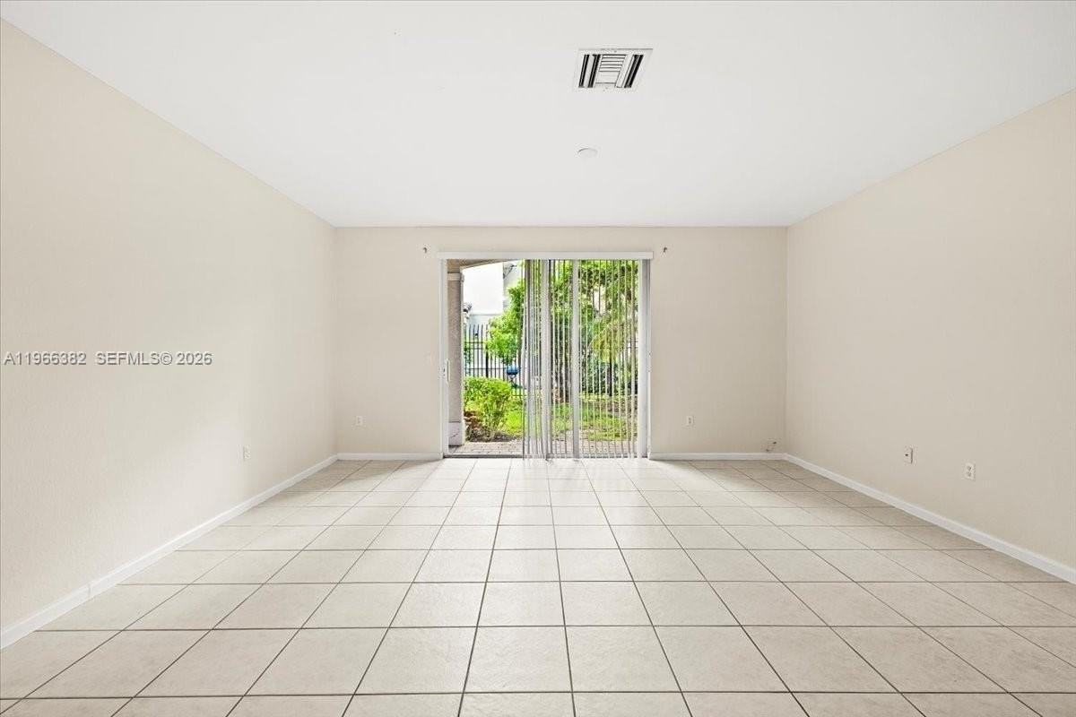 2779 Sw 82nd Ave #105 - Photo 7 of 28
