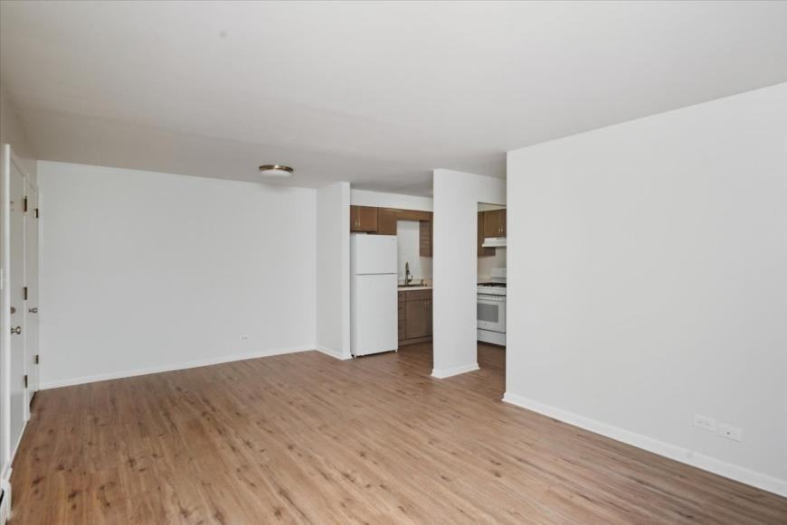 126 W Washington St - Photo 5 of 10