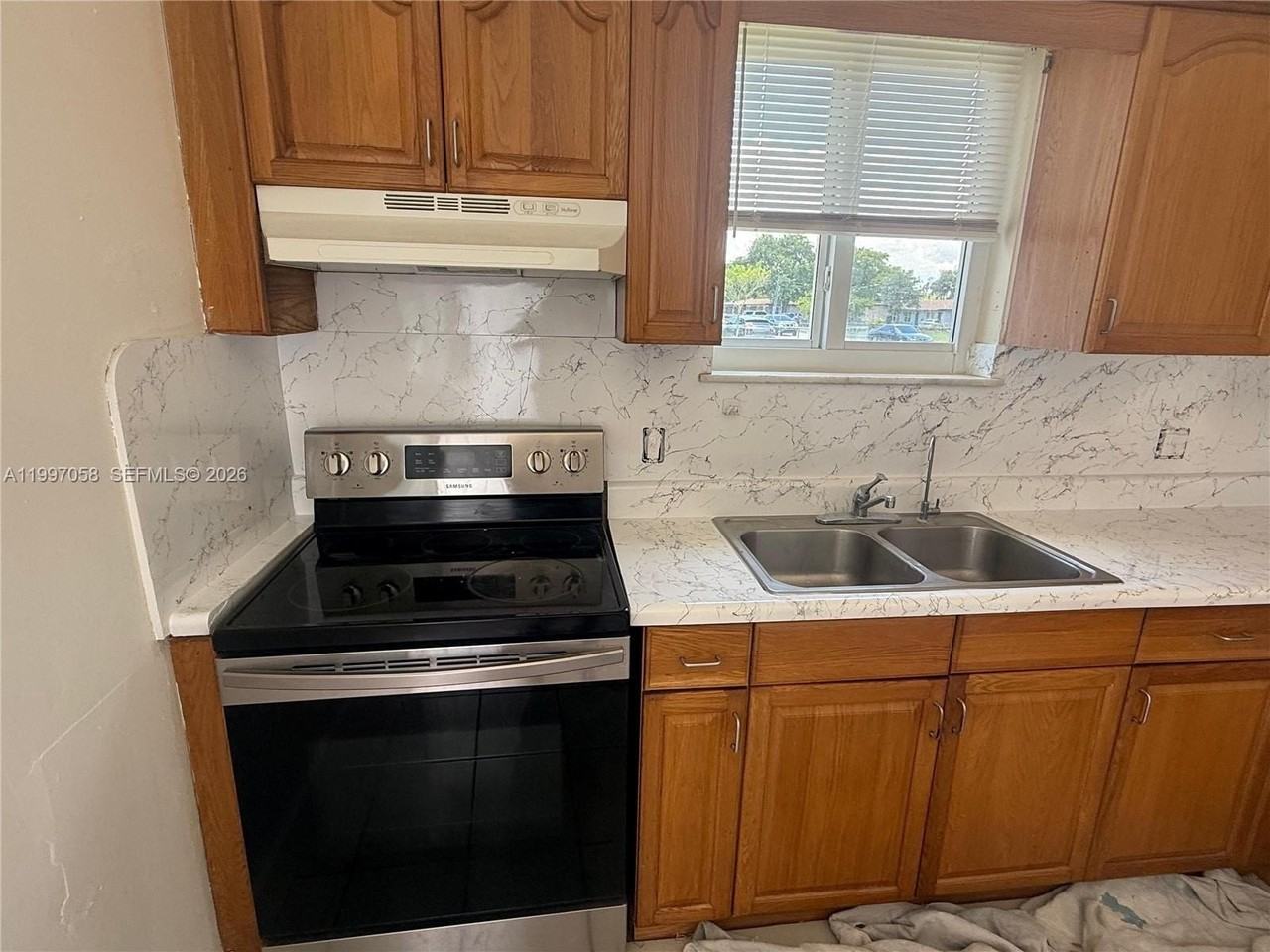 2550 Sw 58th Ave #A - Photo 3 of 11