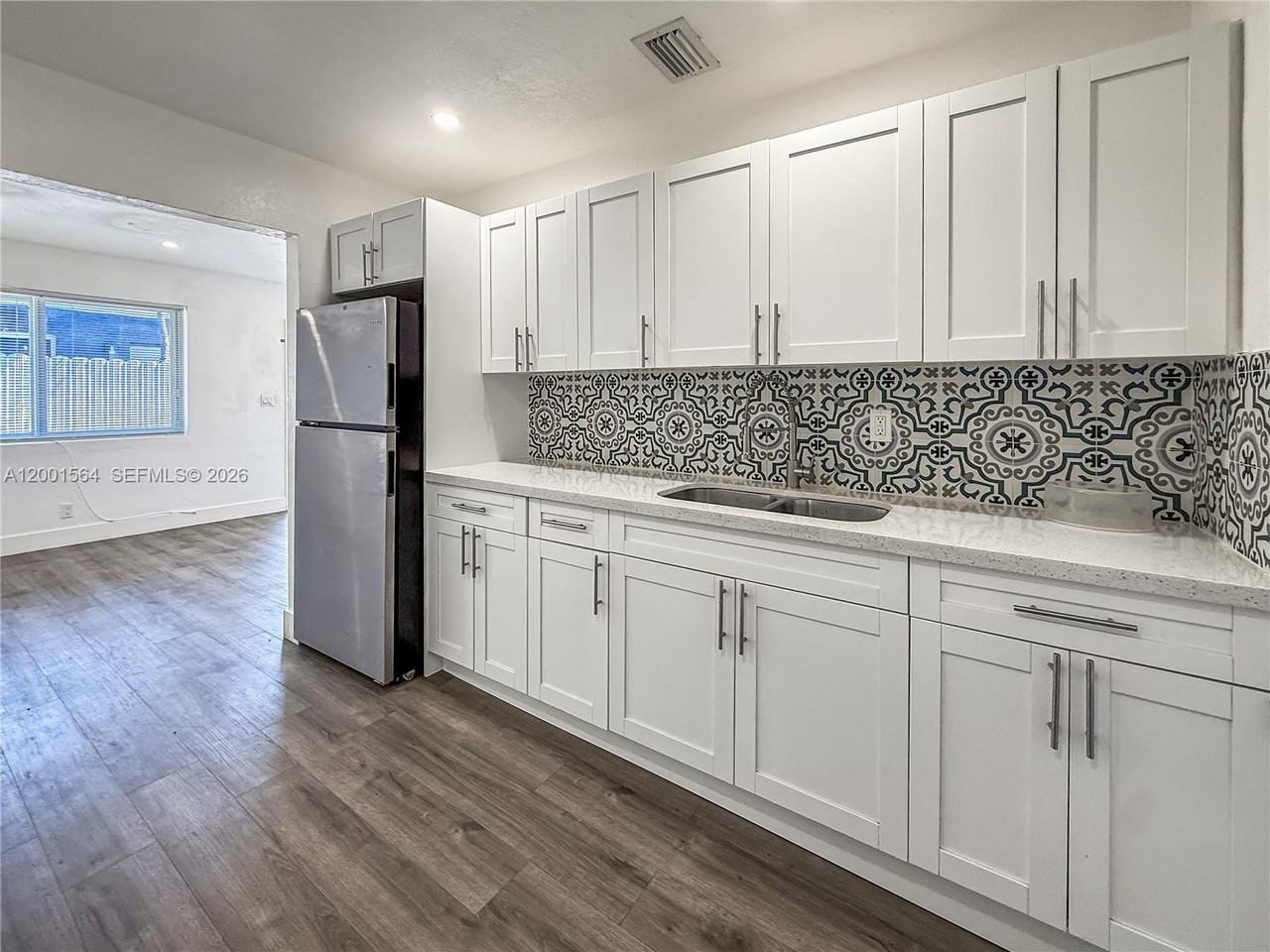 2620 Nw 18th Ter #3 - Photo 5 of 21