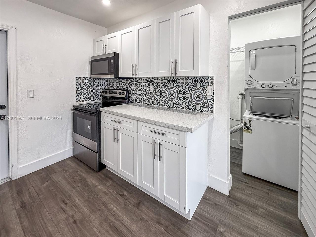 2620 Nw 18th Ter #3 - Photo 6 of 21