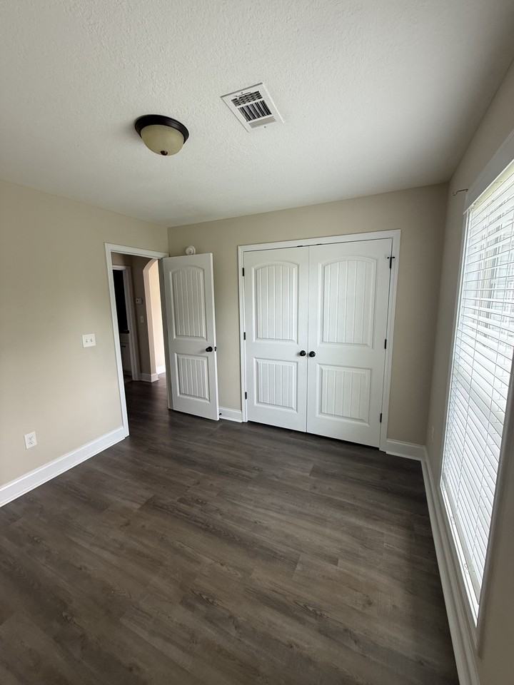108 Ellington Ct #1 - Photo 3 of 20