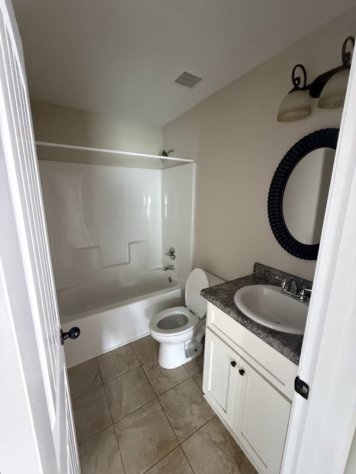 108 Ellington Ct #1 - Photo 4 of 20