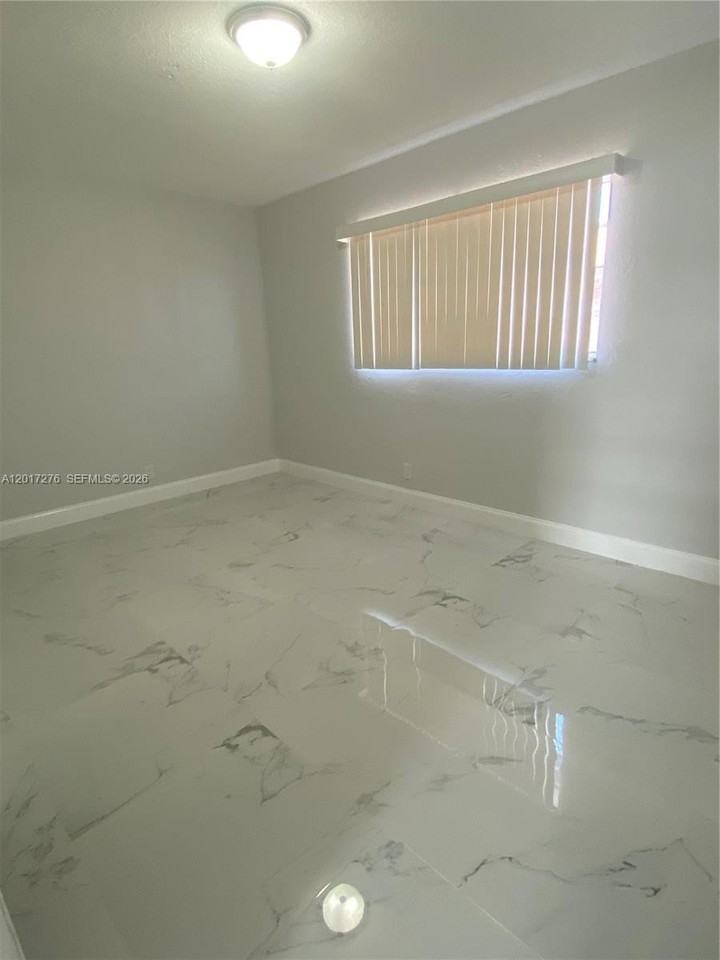 852 Nw 8th St #852 - Photo 6 of 12