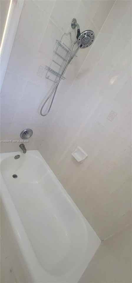 10648 Nw 87th Ct #10648 - Photo 4 of 6