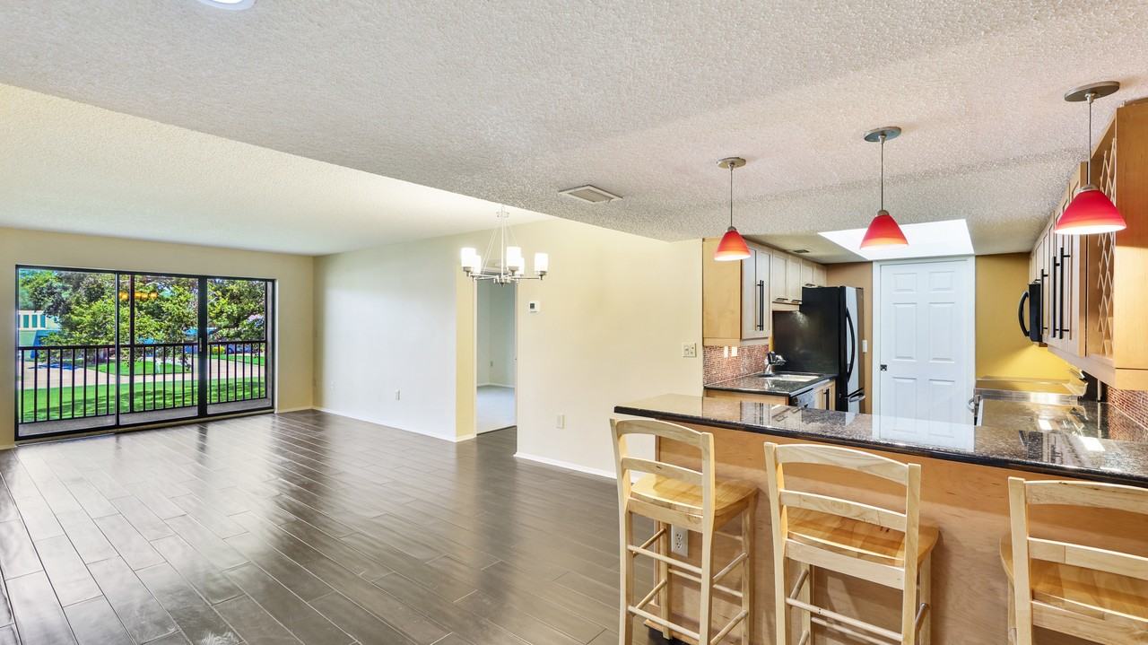 6116 43rd Street West - 201Dapt 201D #201D - Photo 4 of 27