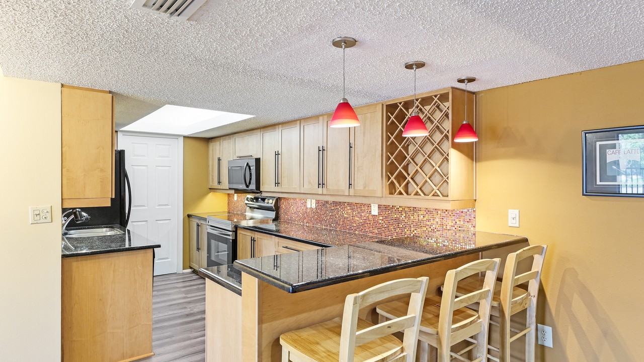 6116 43rd Street West - 201Dapt 201D #201D - Photo 6 of 27