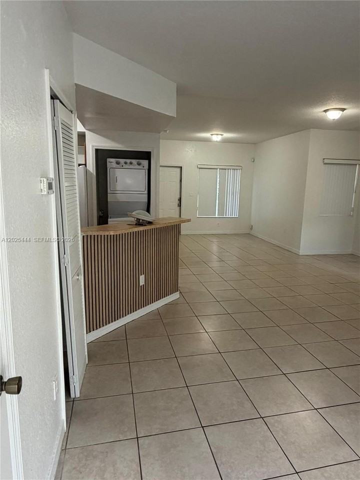 681 Sw 7th St #681 - Photo 4 of 16
