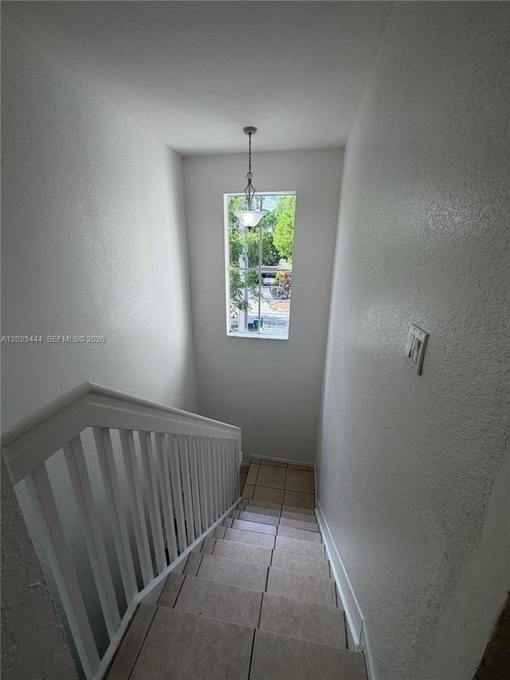 681 Sw 7th St #681 - Photo 5 of 16