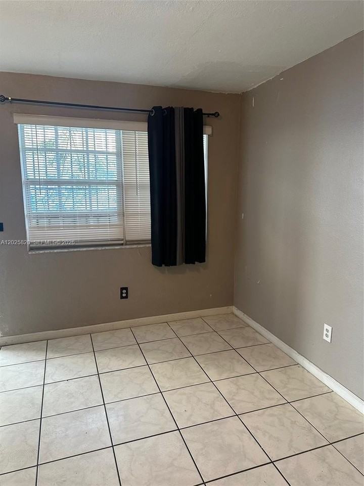 7024 Nw 6th Ave #1 - Photo 5 of 5