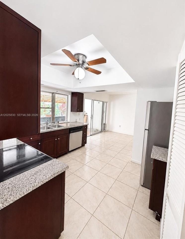 6560 Nw 25th Ct - Photo 6 of 12
