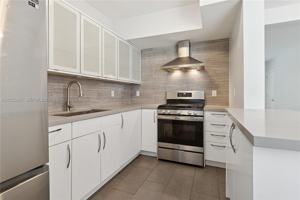 featured image of 8501 Hawthorne Ave #4