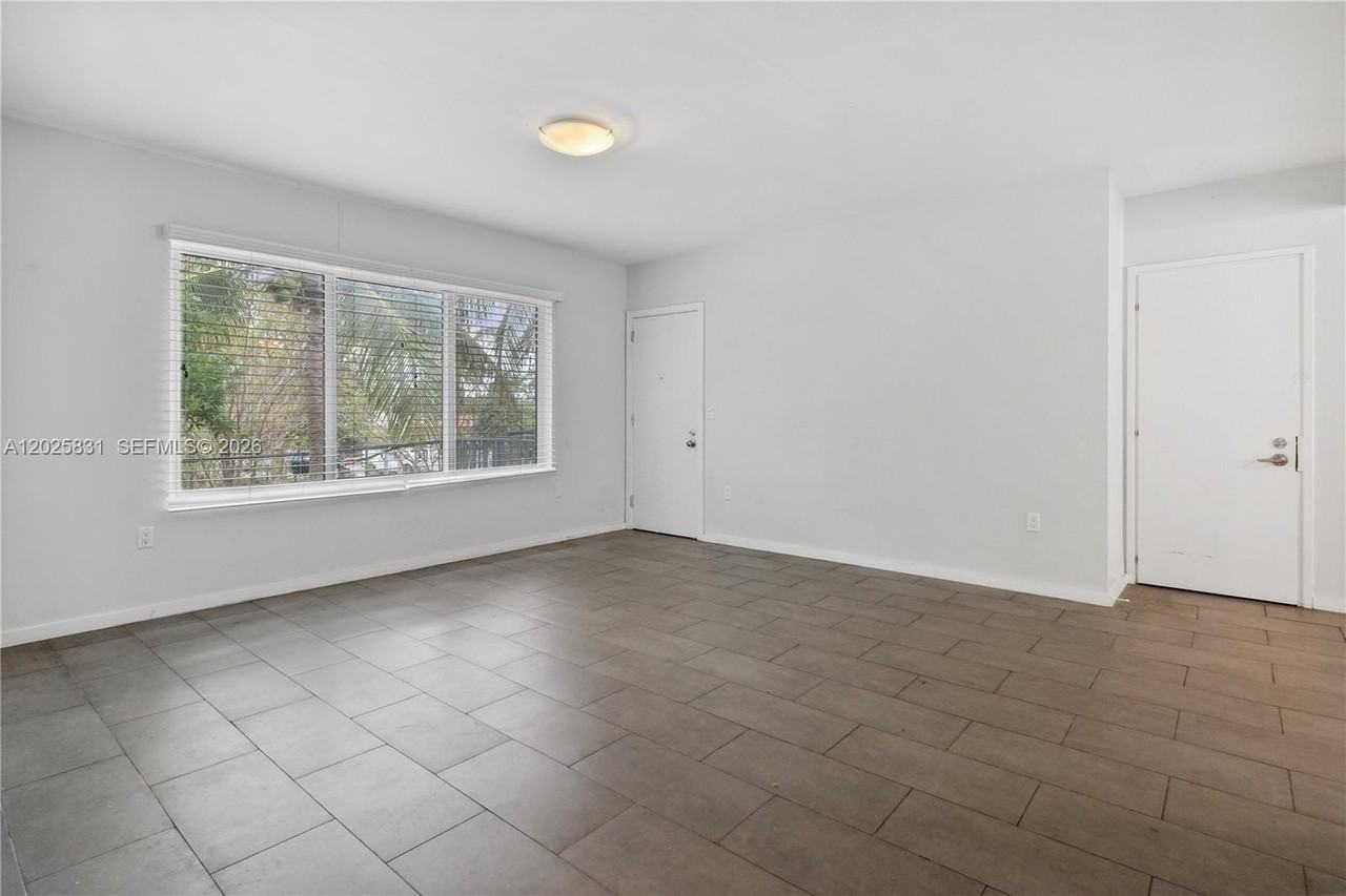 8501 Hawthorne Ave #4 - Photo 5 of 20