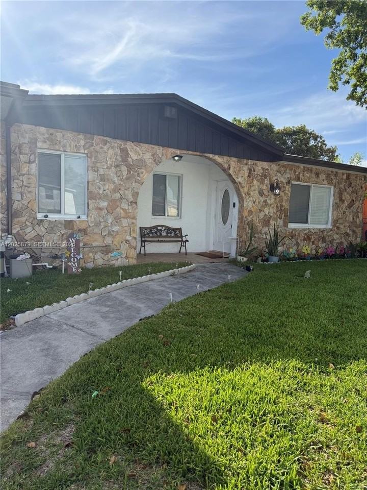 1816 Nw 25th Ter #1