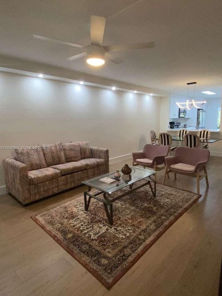 7350 Kinghurst Dr #305 - Photo 6 of 9