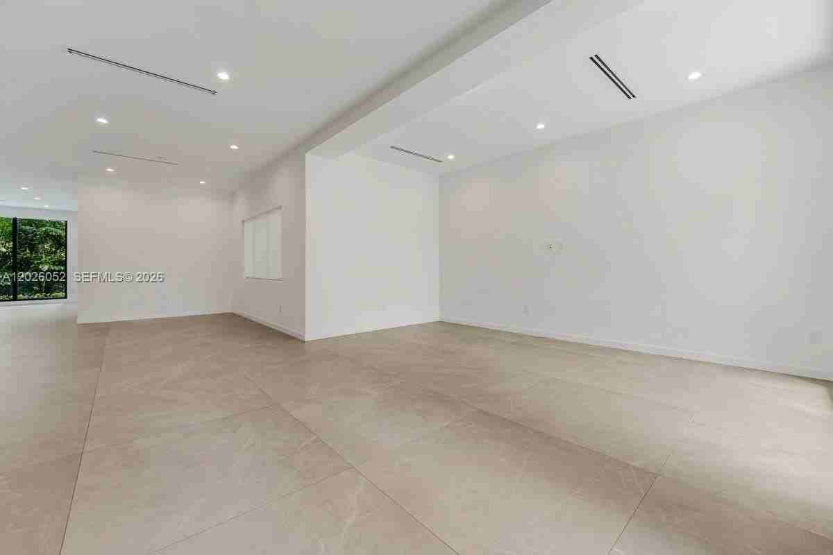 3741 Kumquat Ave - Photo 7 of 39